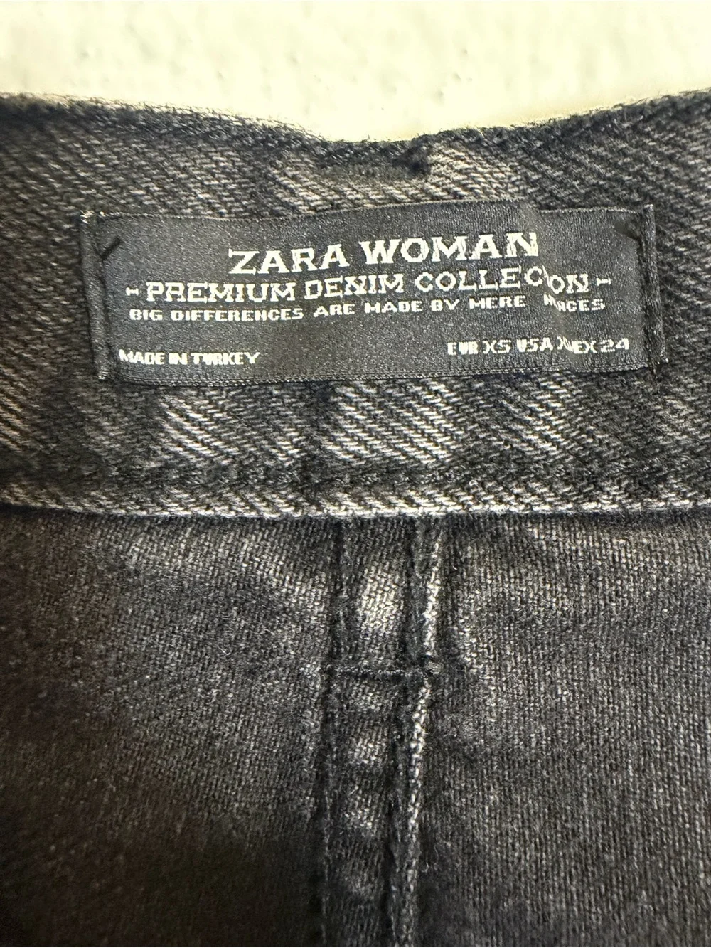 Zara 🤠 Black Denim Skirt | Size XS